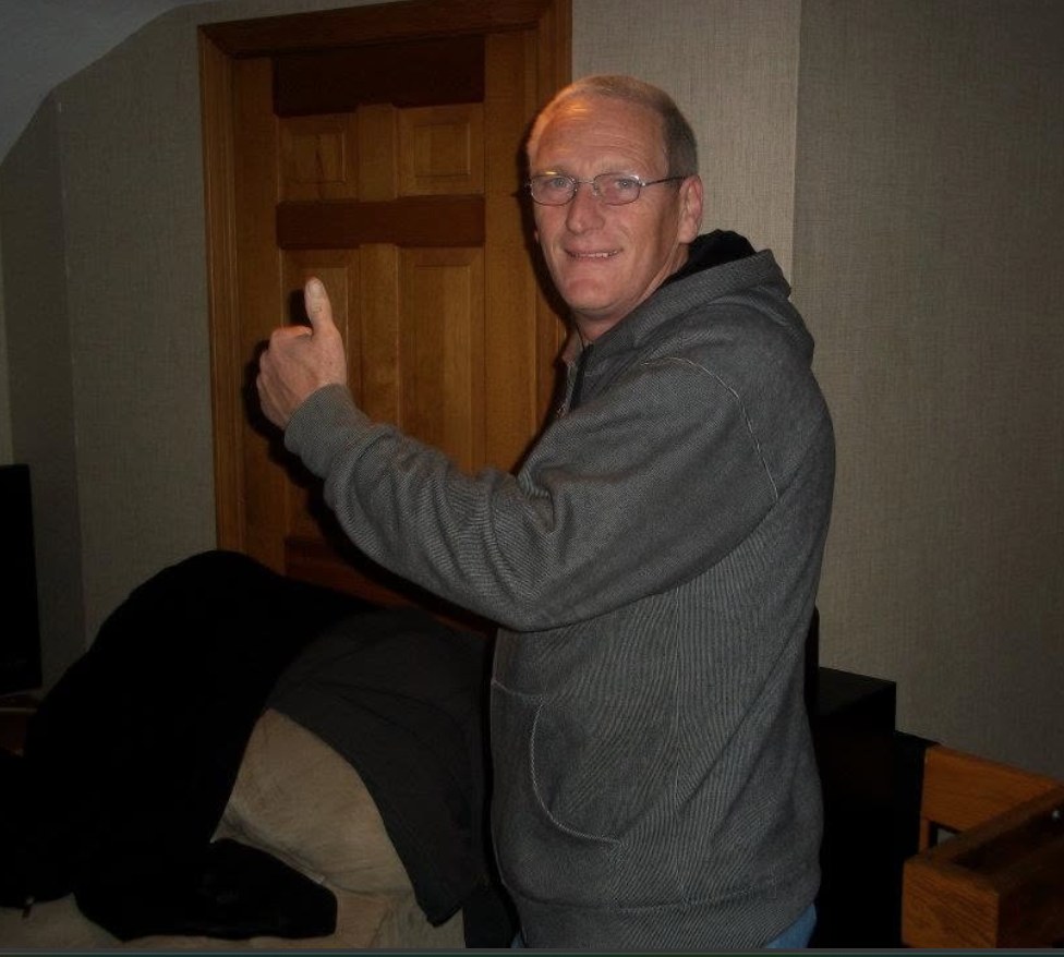 Dad’s thumbs up, same unforgettable day. Their son was coming home.